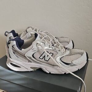 New Balance 530 Womens Size 8 ' Silver and Navy Sneakers